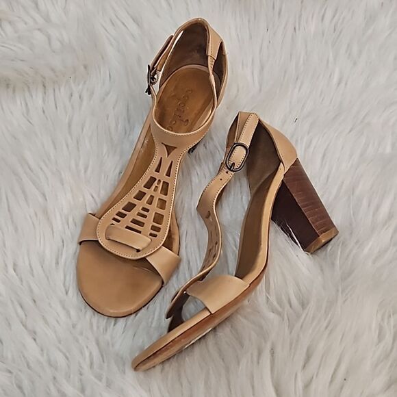 COCLICO Shoes - Coclico Laser Cut Cone Heel Sandal Sz. 6
